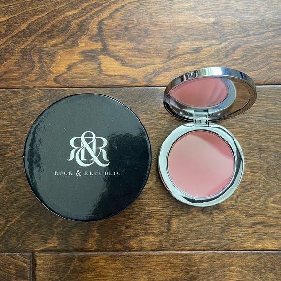 NIB Rock & Republic Contrived Pressed Blush in Call Me DISCONTINUED - Picture 1 of 6